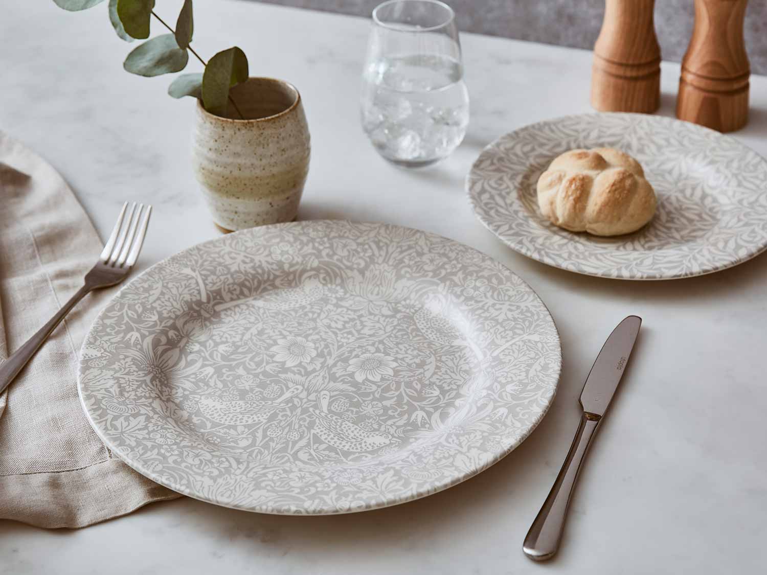 Pure Morris Strawberry Thief Dinner Plate image number null